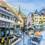 Ischgl centro paese. / Ischgl è una famosa stazione sciistica europea, l'inverno in Austria, Europa.