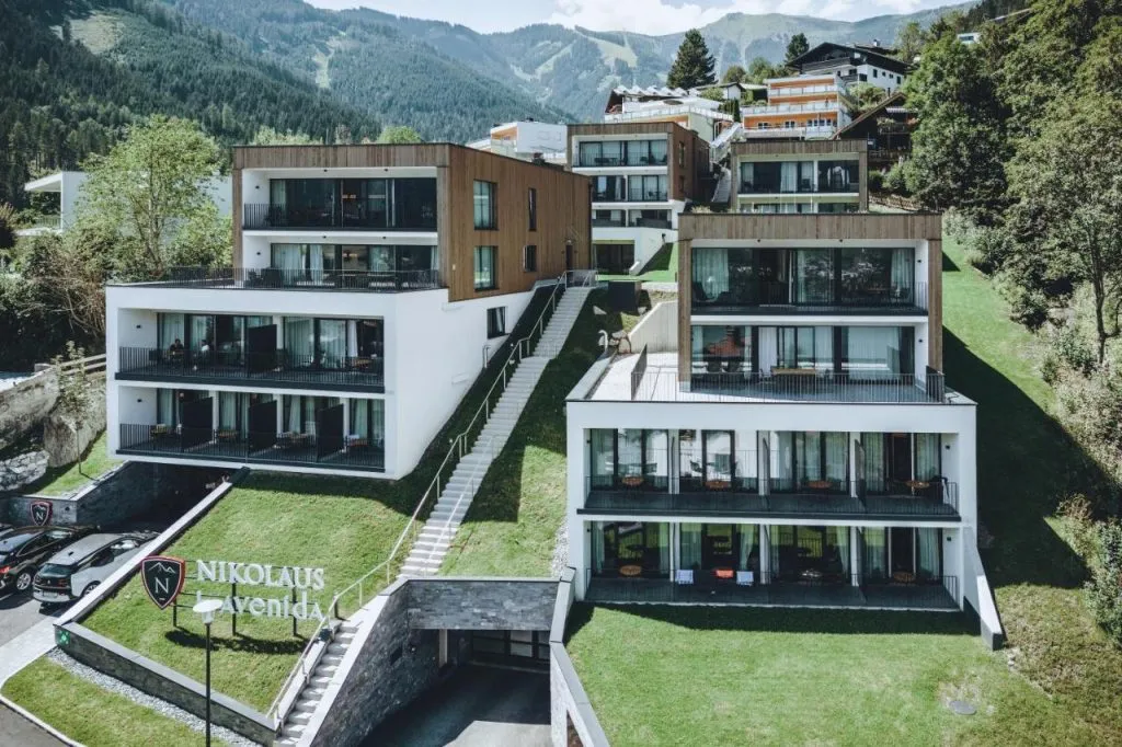 Nikolaus by avenida panoramic wellness suites zell am see
