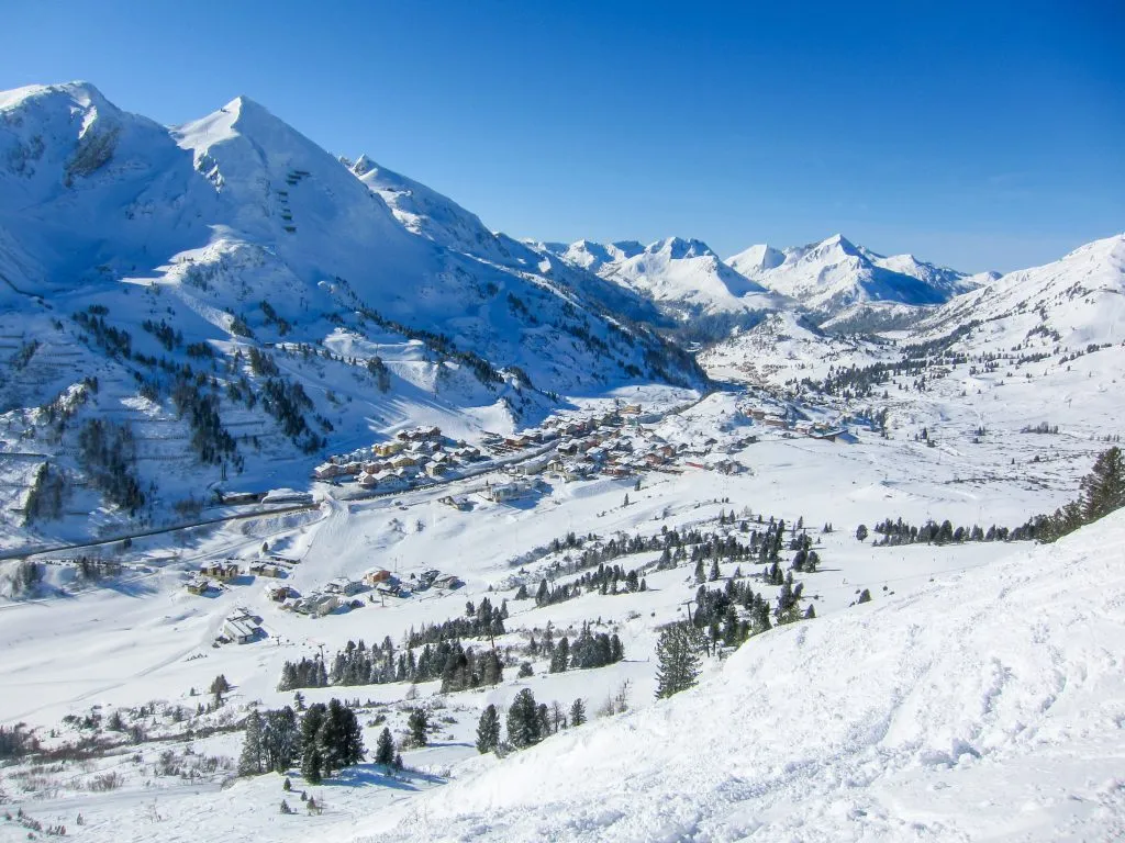 Valle de la estación invernal de Obertauern