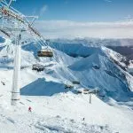 Giornata invernale soleggiata nell'area sciistica. Luogo di ubicazione famosa stazione sciistica Ischgl/Samnaun.